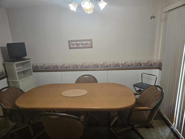 1009 Brentwood Avenue Hastings, Nebraska 68901, 3 Bedrooms Bedrooms, ,2 BathroomsBathrooms,Residential,For Sale,1009 Brentwood Avenue,20261188