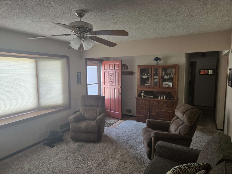 1009 Brentwood Avenue Hastings, Nebraska 68901, 3 Bedrooms Bedrooms, ,2 BathroomsBathrooms,Residential,For Sale,1009 Brentwood Avenue,20261188