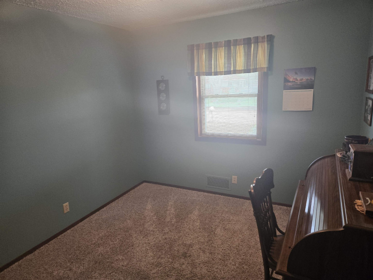 1009 Brentwood Avenue Hastings, Nebraska 68901, 3 Bedrooms Bedrooms, ,2 BathroomsBathrooms,Residential,For Sale,1009 Brentwood Avenue,20261188