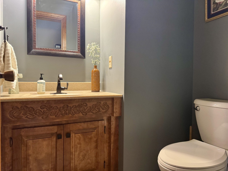 1307 Regency Drive Hastings, Nebraska 68901, 3 Bedrooms Bedrooms, ,3 BathroomsBathrooms,Residential,For Sale,1307 Regency Drive,20261195