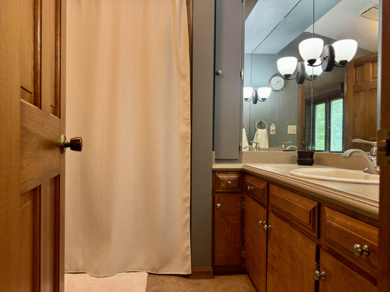 1307 Regency Drive Hastings, Nebraska 68901, 3 Bedrooms Bedrooms, ,3 BathroomsBathrooms,Residential,For Sale,1307 Regency Drive,20261195