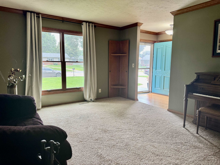 1307 Regency Drive Hastings, Nebraska 68901, 3 Bedrooms Bedrooms, ,3 BathroomsBathrooms,Residential,For Sale,1307 Regency Drive,20261195