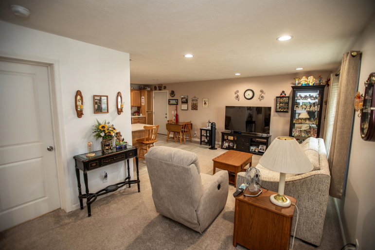 716 W H Street Hastings, Nebraska 68901, 2 Bedrooms Bedrooms, ,2 BathroomsBathrooms,Residential,For Sale,716 W H Street,20261200