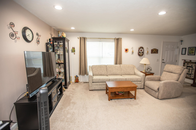 716 W H Street Hastings, Nebraska 68901, 2 Bedrooms Bedrooms, ,2 BathroomsBathrooms,Residential,For Sale,716 W H Street,20261200