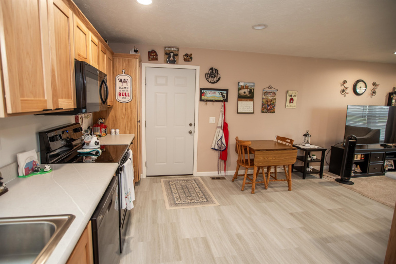 716 W H Street Hastings, Nebraska 68901, 2 Bedrooms Bedrooms, ,2 BathroomsBathrooms,Residential,For Sale,716 W H Street,20261200