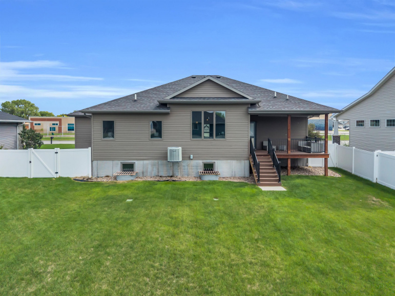 910 16th Avenue Kearney, Nebraska 68845, 5 Bedrooms Bedrooms, ,3 BathroomsBathrooms,Residential,For Sale,910 16th Avenue,20261206