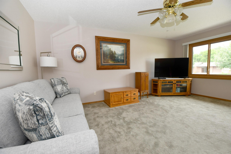 1509 E 44th Street Kearney, Nebraska 68847, 3 Bedrooms Bedrooms, ,2 BathroomsBathrooms,Residential,For Sale,1509 E 44th Street,20261201