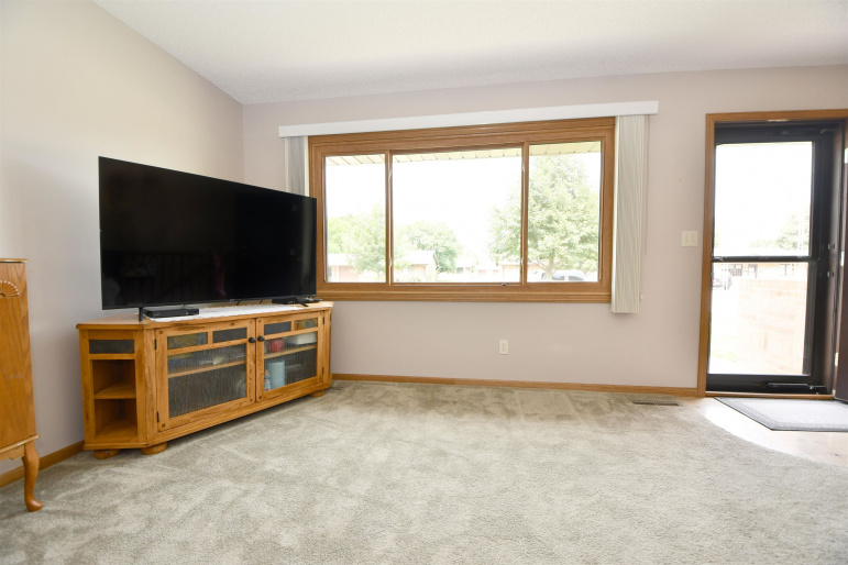 1509 E 44th Street Kearney, Nebraska 68847, 3 Bedrooms Bedrooms, ,2 BathroomsBathrooms,Residential,For Sale,1509 E 44th Street,20261201