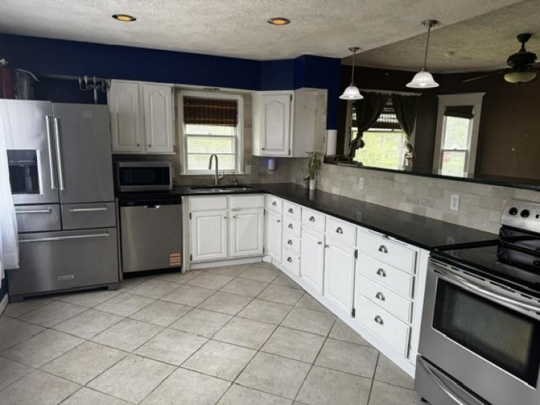 2000 W 5th Street Hastings, Nebraska 68901, 4 Bedrooms Bedrooms, ,2 BathroomsBathrooms,Residential,For Sale,2000 W 5th Street,20261211