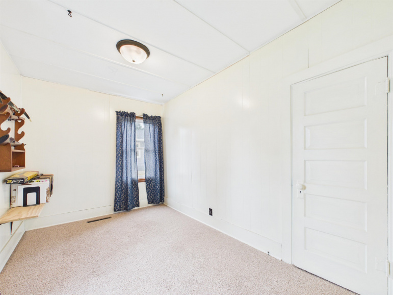 206 E 1st Street Minden, Nebraska 68959, 3 Bedrooms Bedrooms, ,1 BathroomBathrooms,Residential,For Sale,206 E 1st Street,20261222