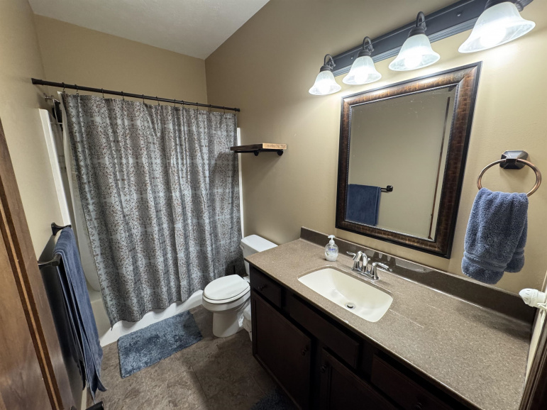 1320 Nalan Drive Juniata, Nebraska 68955, 4 Bedrooms Bedrooms, ,3 BathroomsBathrooms,Residential,For Sale,1320 Nalan Drive,20261221