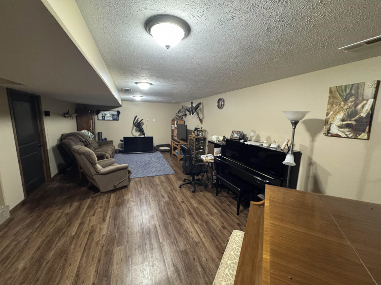 1320 Nalan Drive Juniata, Nebraska 68955, 4 Bedrooms Bedrooms, ,3 BathroomsBathrooms,Residential,For Sale,1320 Nalan Drive,20261221
