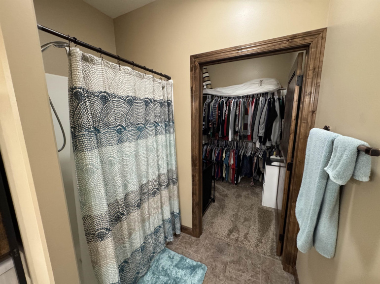 1320 Nalan Drive Juniata, Nebraska 68955, 4 Bedrooms Bedrooms, ,3 BathroomsBathrooms,Residential,For Sale,1320 Nalan Drive,20261221