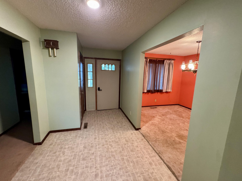 6080 E Lochland Road Trumbull, Nebraska 68980, 3 Bedrooms Bedrooms, ,3 BathroomsBathrooms,Residential,For Sale,6080 E Lochland Road,20261220