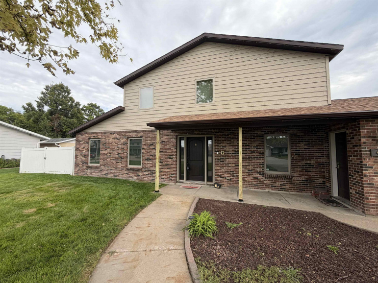 406 Cherokee Road Lexington, Nebraska 68850, 4 Bedrooms Bedrooms, ,3 BathroomsBathrooms,Residential,For Sale,406 Cherokee Road,20261234