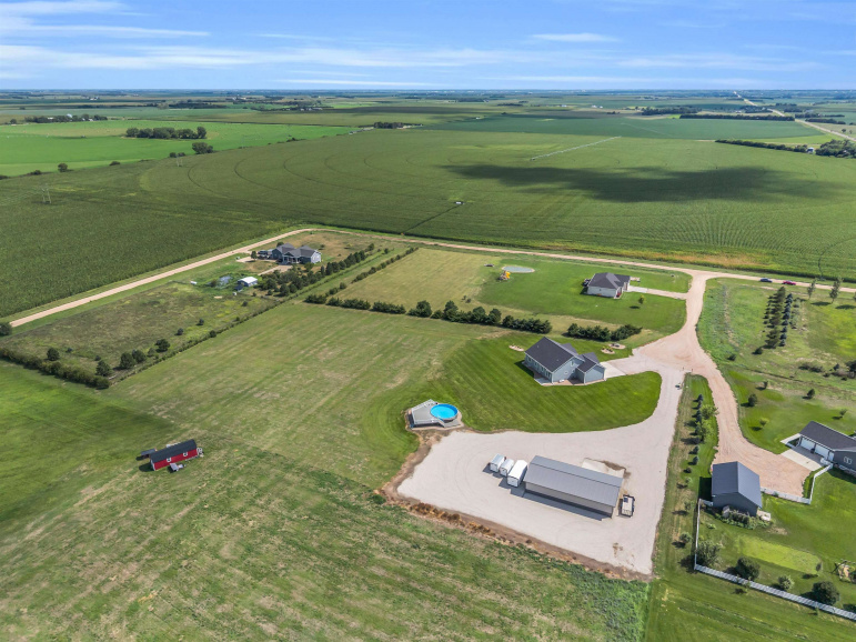 16835 Center Place Road Kearney, Nebraska 68847, 5 Bedrooms Bedrooms, ,3 BathroomsBathrooms,Residential,For Sale,16835 Center Place Road,20261228
