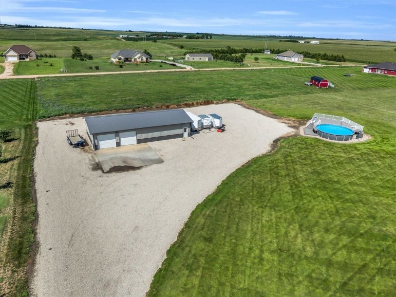 16835 Center Place Road Kearney, Nebraska 68847, 5 Bedrooms Bedrooms, ,3 BathroomsBathrooms,Residential,For Sale,16835 Center Place Road,20261228