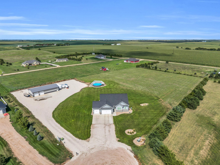 16835 Center Place Road Kearney, Nebraska 68847, 5 Bedrooms Bedrooms, ,3 BathroomsBathrooms,Residential,For Sale,16835 Center Place Road,20261228