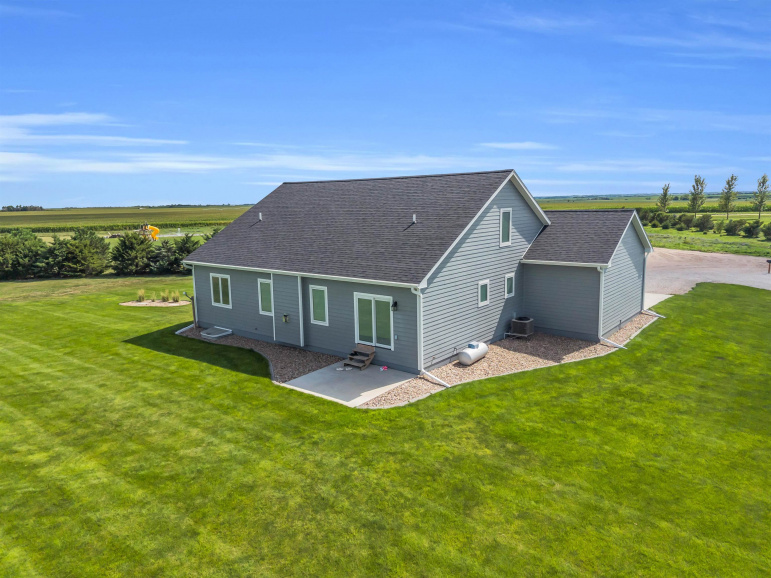 16835 Center Place Road Kearney, Nebraska 68847, 5 Bedrooms Bedrooms, ,3 BathroomsBathrooms,Residential,For Sale,16835 Center Place Road,20261228