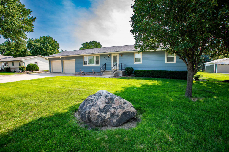 1401 Marshall Street Wood River, Nebraska 68883, 3 Bedrooms Bedrooms, ,3 BathroomsBathrooms,Residential,For Sale,1401 Marshall Street,20261241