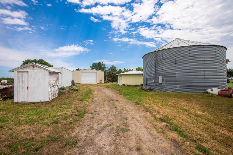 12080 Antioch Avenue Glenvil, Nebraska 68941, 3 Bedrooms Bedrooms, ,2 BathroomsBathrooms,Residential,For Sale,12080 Antioch Avenue,20261240