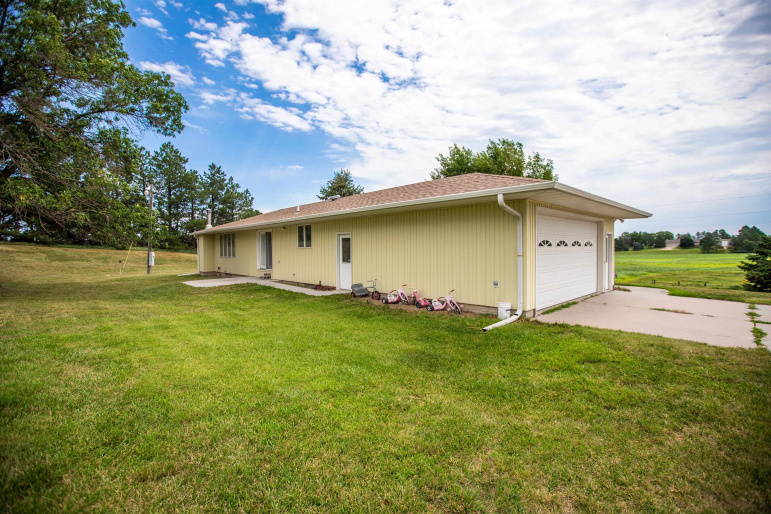 12080 Antioch Avenue Glenvil, Nebraska 68941, 3 Bedrooms Bedrooms, ,2 BathroomsBathrooms,Residential,For Sale,12080 Antioch Avenue,20261240