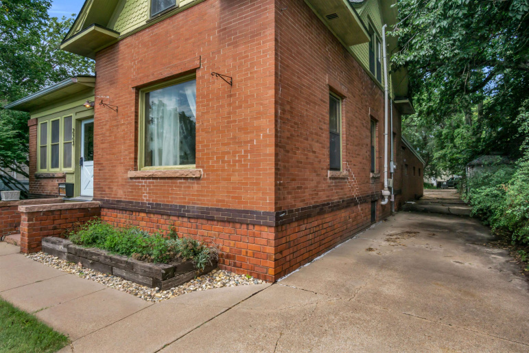 223 E 2nd Street Hastings, Nebraska 68901, 4 Bedrooms Bedrooms, ,2 BathroomsBathrooms,Residential,For Sale,223 E 2nd Street,20261239