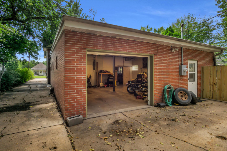 223 E 2nd Street Hastings, Nebraska 68901, 4 Bedrooms Bedrooms, ,2 BathroomsBathrooms,Residential,For Sale,223 E 2nd Street,20261239