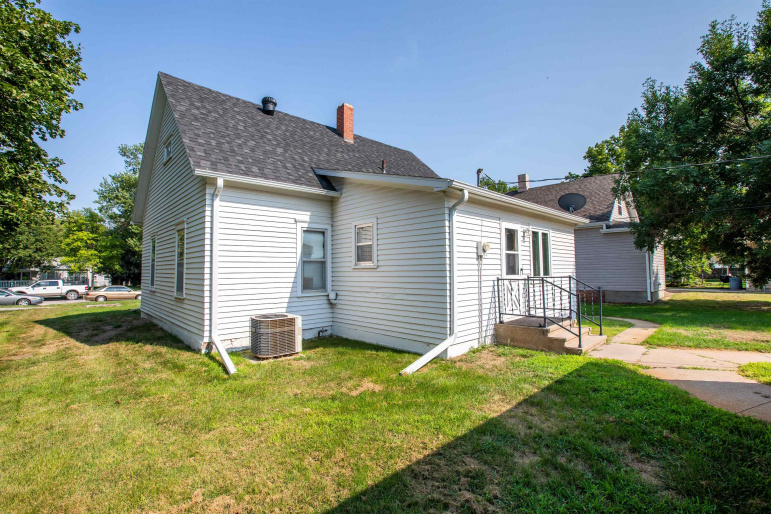 121 S Minden Avenue Minden, Nebraska 68959, 2 Bedrooms Bedrooms, ,1 BathroomBathrooms,Residential,For Sale,121 S Minden Avenue,20261249