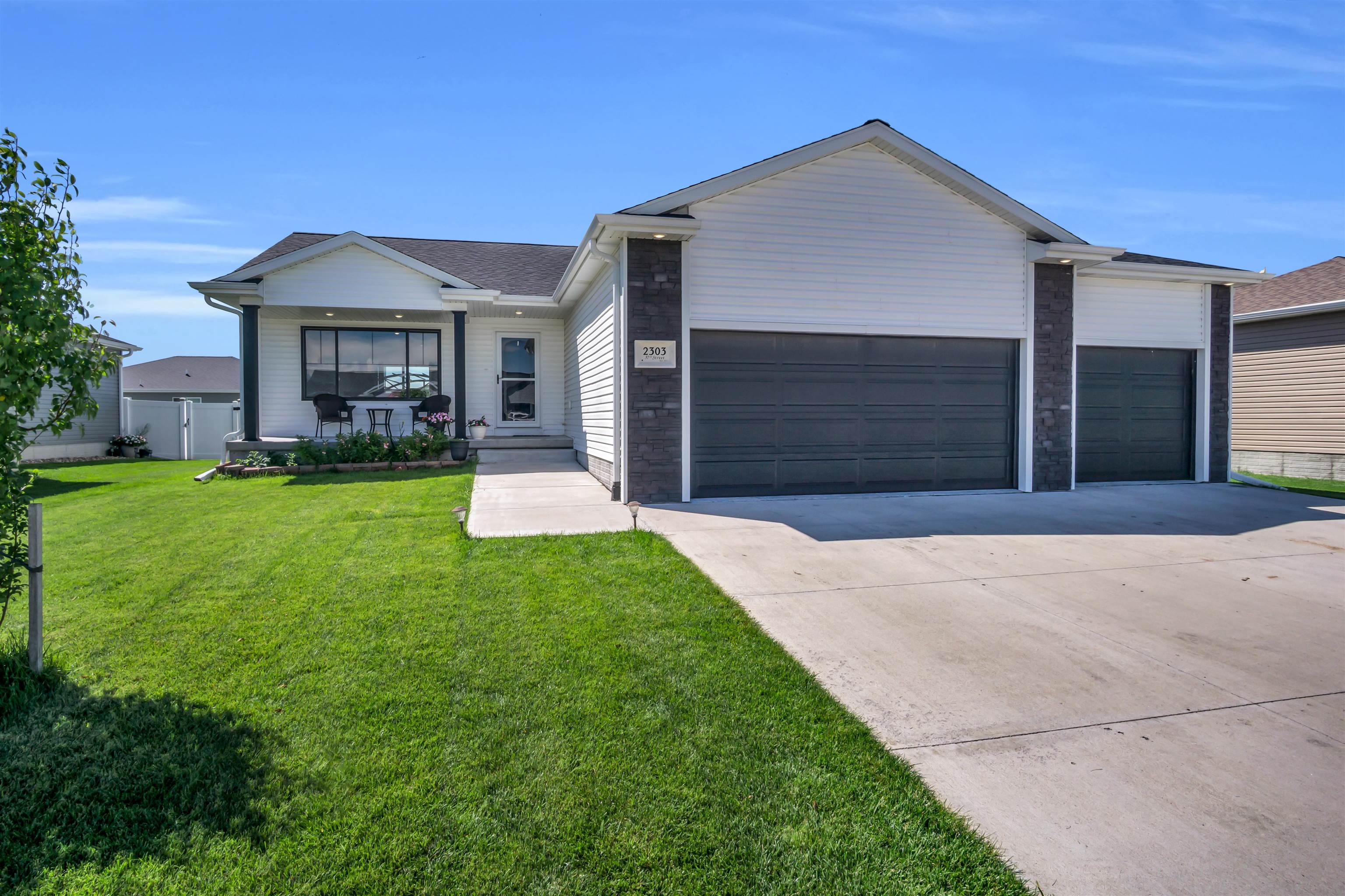 2303 E 37th Street Kearney, Nebraska 68847, 5 Bedrooms Bedrooms, ,3 BathroomsBathrooms,Residential,For Sale,2303 E 37th Street,20261256