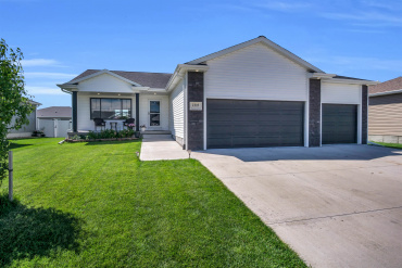 2303 E 37th Street Kearney, Nebraska 68847, 5 Bedrooms Bedrooms, ,3 BathroomsBathrooms,Residential,For Sale,2303 E 37th Street,20261256