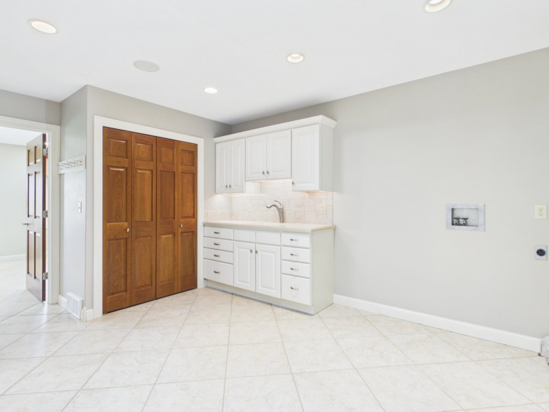 12033 725 Road Wilcox, Nebraska 68982, 5 Bedrooms Bedrooms, ,4 BathroomsBathrooms,Residential,For Sale,12033 725 Road,20261254