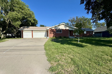 2360 N Elm Avenue Hastings, Nebraska 68901, 4 Bedrooms Bedrooms, ,4 BathroomsBathrooms,Residential,For Sale,2360 N Elm Avenue,20261252