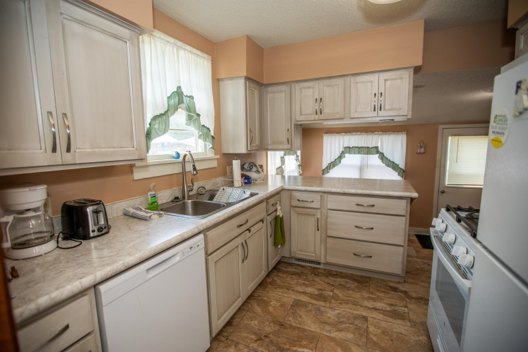 1823 Bateman Street Hastings, Nebraska 68901, 2 Bedrooms Bedrooms, ,1 BathroomBathrooms,Residential,For Sale,1823 Bateman Street,20261251