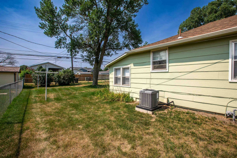 1823 Bateman Street Hastings, Nebraska 68901, 2 Bedrooms Bedrooms, ,1 BathroomBathrooms,Residential,For Sale,1823 Bateman Street,20261251