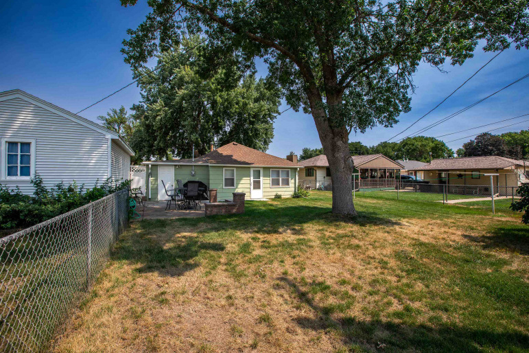 1823 Bateman Street Hastings, Nebraska 68901, 2 Bedrooms Bedrooms, ,1 BathroomBathrooms,Residential,For Sale,1823 Bateman Street,20261251