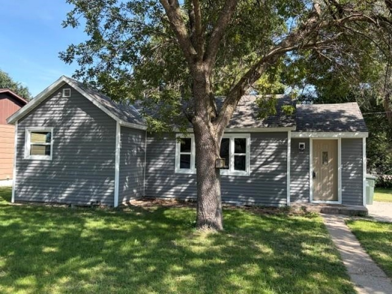 746 E 6th Street Minden, Nebraska 68959, 2 Bedrooms Bedrooms, ,1 BathroomBathrooms,Residential,For Sale,746 E 6th Street,20260235