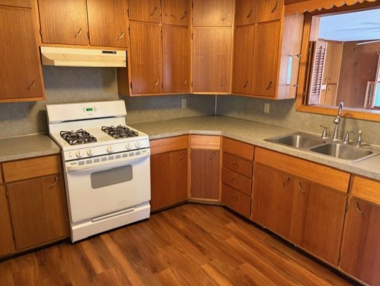 746 E 6th Street Minden, Nebraska 68959, 2 Bedrooms Bedrooms, ,1 BathroomBathrooms,Residential,For Sale,746 E 6th Street,20260235