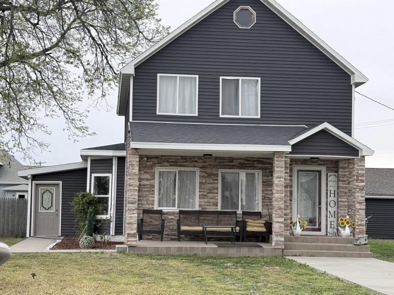 14 West Avenue Gibbon, Nebraska 68840, 4 Bedrooms Bedrooms, ,2 BathroomsBathrooms,Residential,For Sale,14 West Avenue,20260636