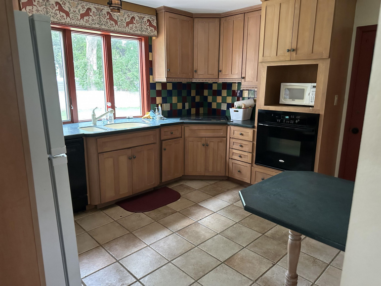 905 N Elm Avenue Hastings, Nebraska 68901, 4 Bedrooms Bedrooms, ,3 BathroomsBathrooms,Residential,For Sale,905 N Elm Avenue,20261268