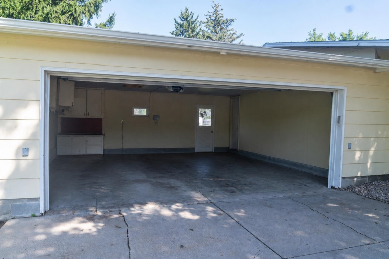 1315 7th Avenue Kearney, Nebraska 68845, 4 Bedrooms Bedrooms, ,2 BathroomsBathrooms,Residential,For Sale,1315 7th Avenue,20261263