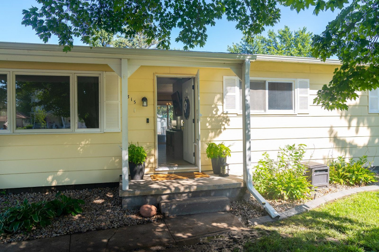 1315 7th Avenue Kearney, Nebraska 68845, 4 Bedrooms Bedrooms, ,2 BathroomsBathrooms,Residential,For Sale,1315 7th Avenue,20261263
