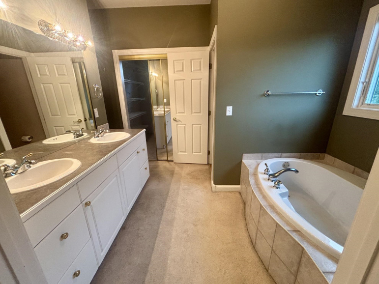 36 Red Fox Lane Kearney, Nebraska 68845-7612, 3 Bedrooms Bedrooms, ,3 BathroomsBathrooms,Residential,For Sale,36 Red Fox Lane,20261262