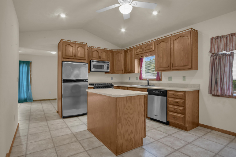 1220 5th Avenue Kearney, Nebraska 68845, 2 Bedrooms Bedrooms, ,2 BathroomsBathrooms,Residential,For Sale,1220 5th Avenue,20261282