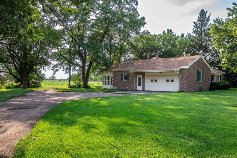 3360 S Southern Hills Drive Hastings, Nebraska 68901, 3 Bedrooms Bedrooms, ,3 BathroomsBathrooms,Residential,For Sale,3360 S Southern Hills Drive,20261280