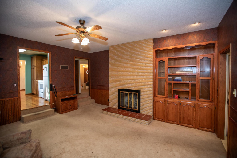 3360 S Southern Hills Drive Hastings, Nebraska 68901, 3 Bedrooms Bedrooms, ,3 BathroomsBathrooms,Residential,For Sale,3360 S Southern Hills Drive,20261280