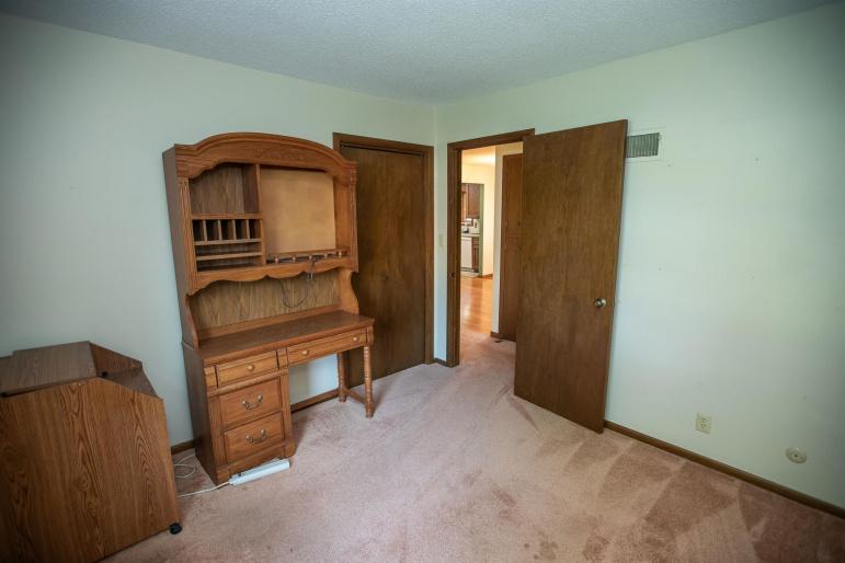 3360 S Southern Hills Drive Hastings, Nebraska 68901, 3 Bedrooms Bedrooms, ,3 BathroomsBathrooms,Residential,For Sale,3360 S Southern Hills Drive,20261280