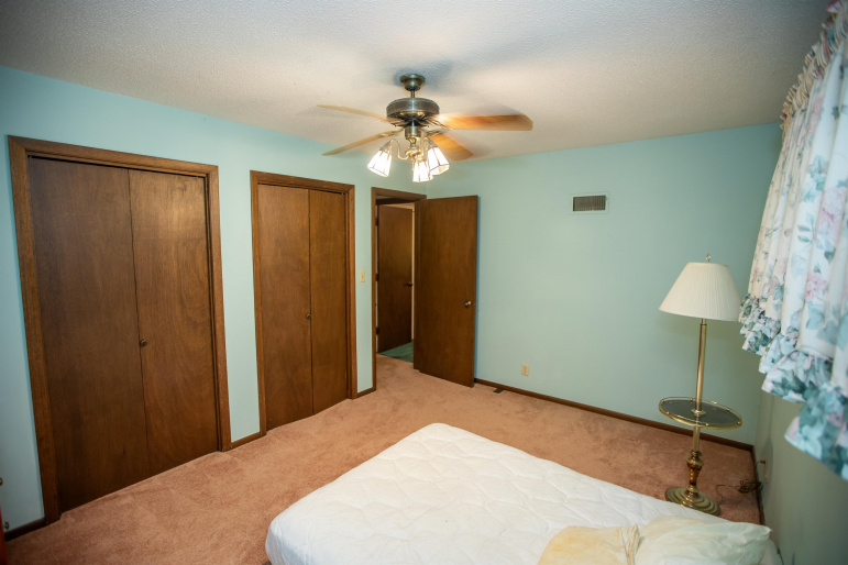 3360 S Southern Hills Drive Hastings, Nebraska 68901, 3 Bedrooms Bedrooms, ,3 BathroomsBathrooms,Residential,For Sale,3360 S Southern Hills Drive,20261280