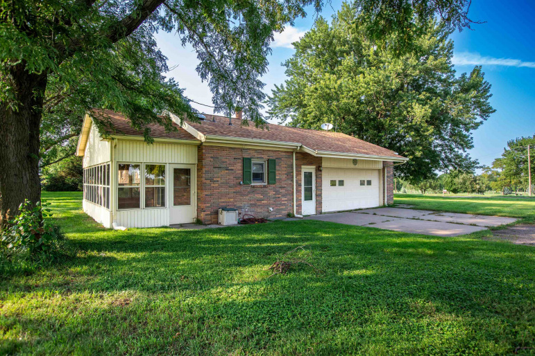 3360 S Southern Hills Drive Hastings, Nebraska 68901, 3 Bedrooms Bedrooms, ,3 BathroomsBathrooms,Residential,For Sale,3360 S Southern Hills Drive,20261280