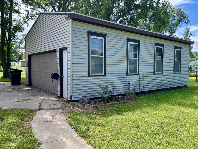 422 Queen City Avenue Hastings, Nebraska 68901, 3 Bedrooms Bedrooms, ,1 BathroomBathrooms,Residential,For Sale,422 Queen City Avenue,20261279